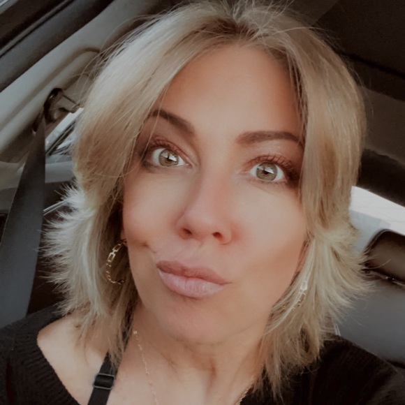 Meet your Posher, Miki - Picture 2 of 2